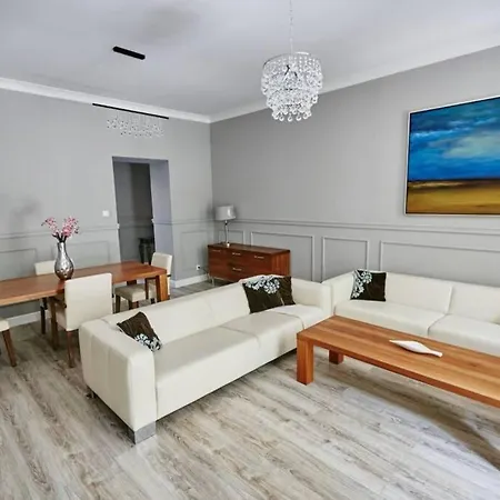 Bezowy De Lux Dla 4 Osob Katowice