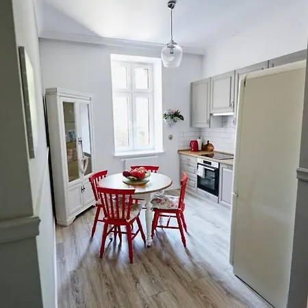 Apartment Bezowy De Lux Dla 4 Osob Katowice Chorzow