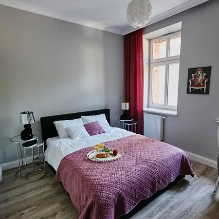 Bezowy De Lux Dla 4 Osob Katowice Chorzow