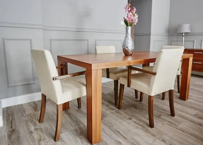 Bezowy De Lux Dla 4 Osob Katowice